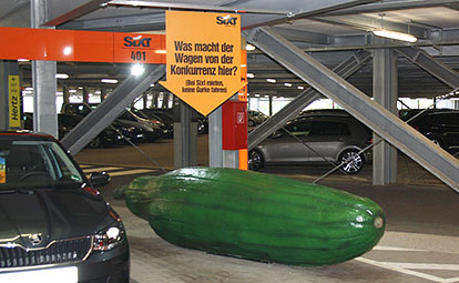 Gurke - Sixt-Flughafenwerbung